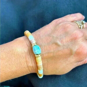 NEW stunning Quartz bracelet, handmade, beautiful colors, golden accents, party